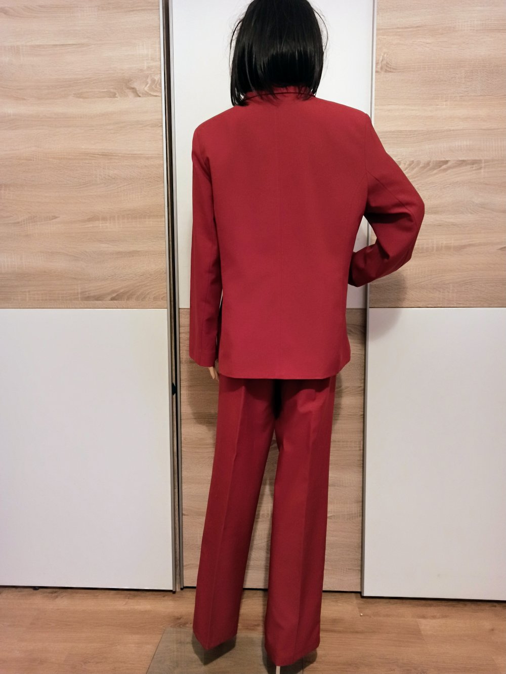 Schöner Anzug in rot von Canda