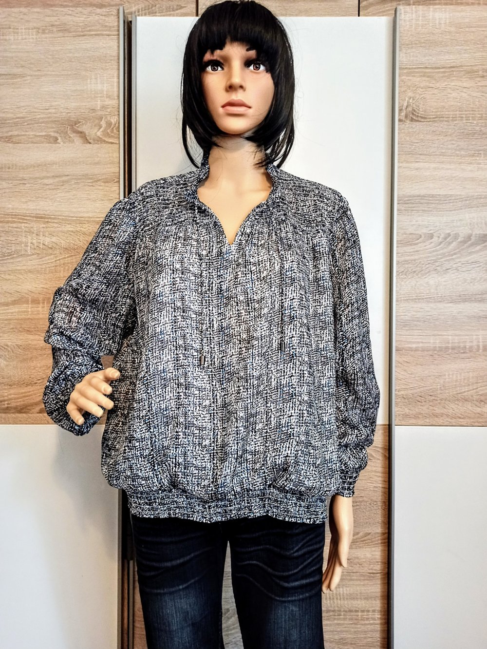 Schöne bunte Bluse grau/weiß von S.Oliver