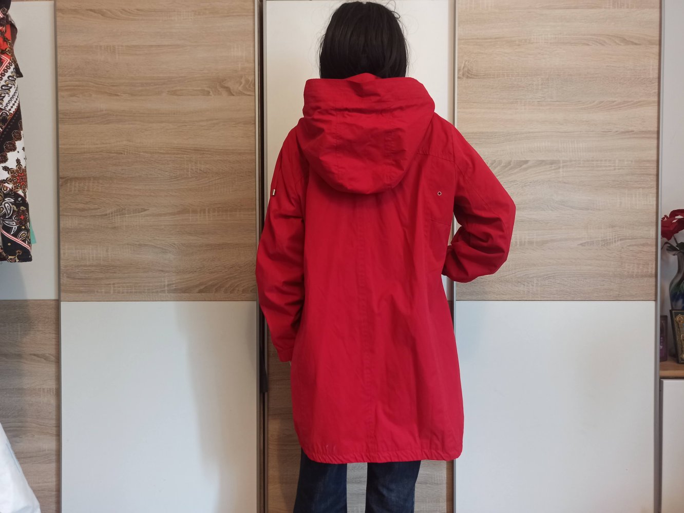 Schöne Jacke in rot von Fabiani mit Kapuze