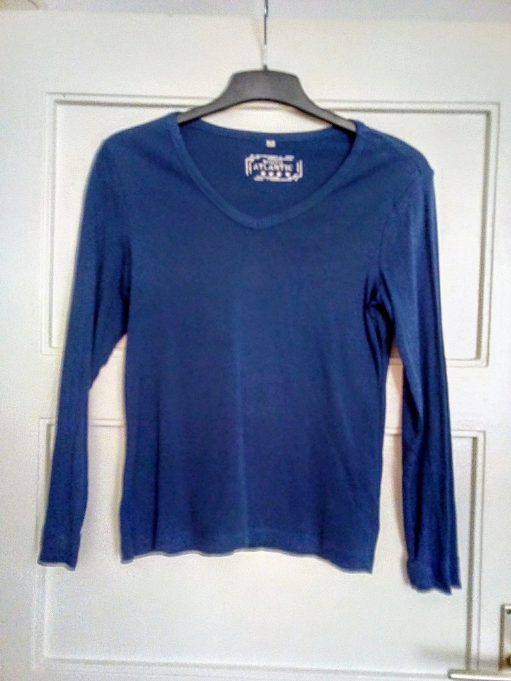 Sehr schönes Langarm-Shirt in Farbe Blau von UpFashion 