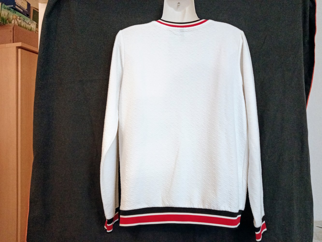 Sehr schöner Langarm-Shirt von FBSister in Weiß