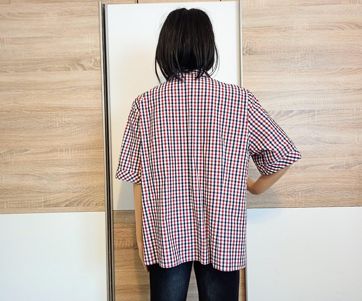 Schöne karierte Bluse von Fashion Classics