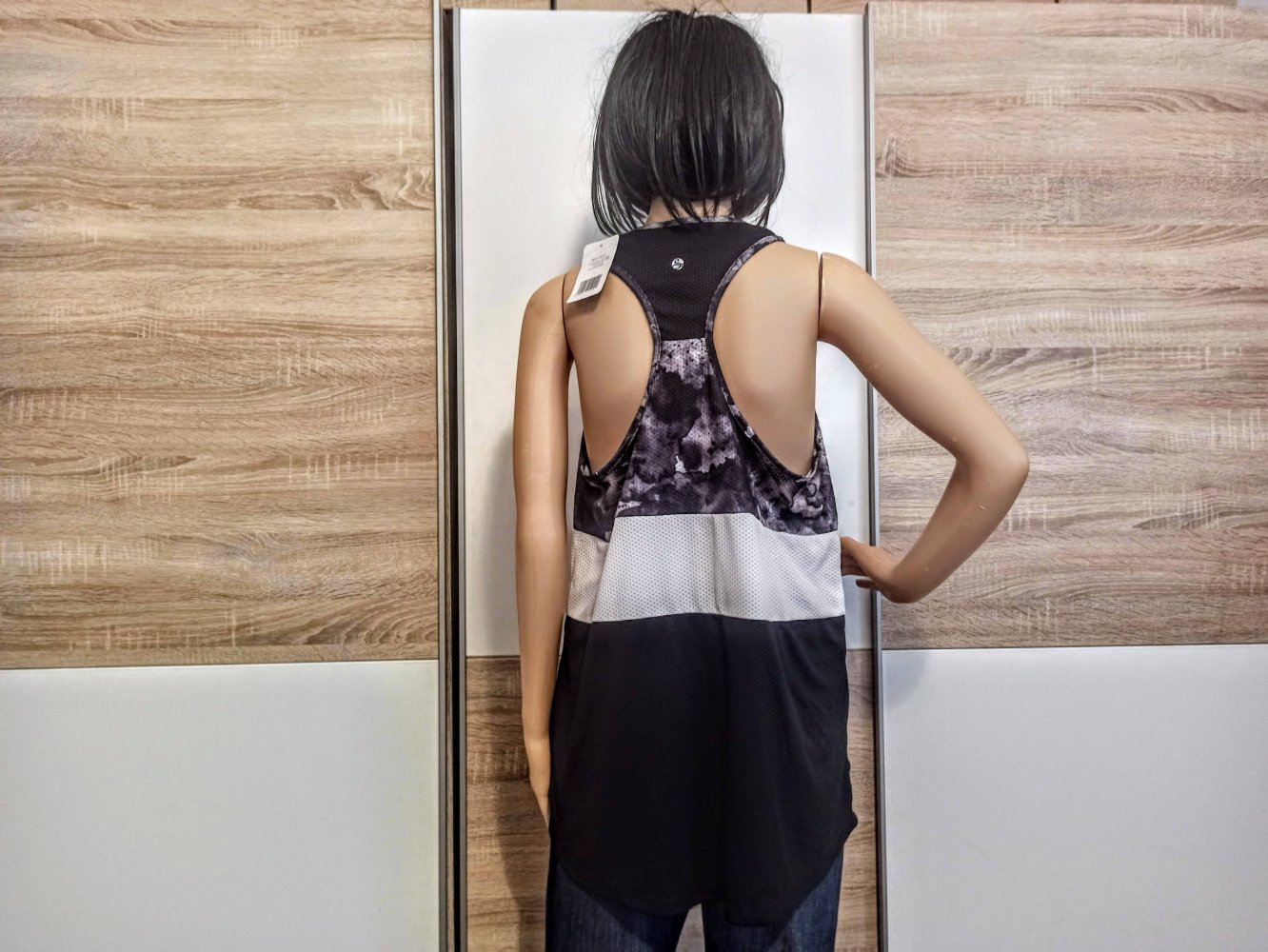 Schönes sport T-Shirt in swarz/weiß von Sophia Thiel