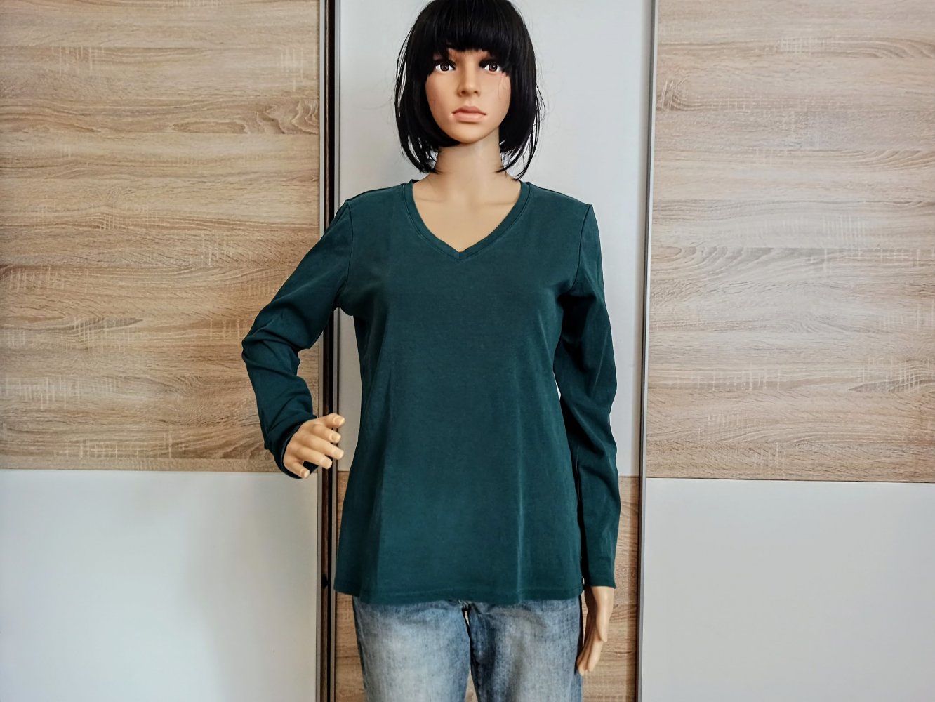 Schöner Langarm-Shirt in grün mit Schall von Uniqlo