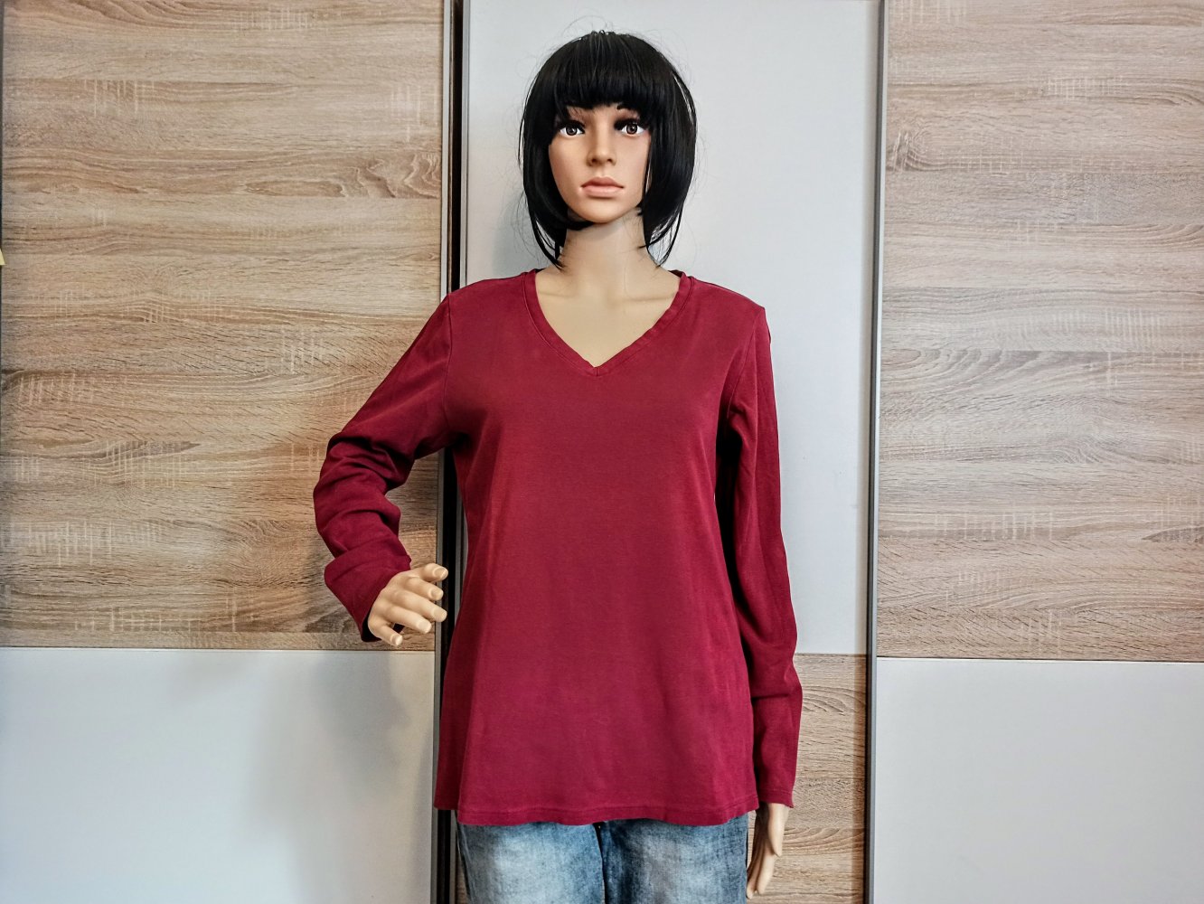 Schöner Langarm-Shirt in burgunderrot von Uniqlo