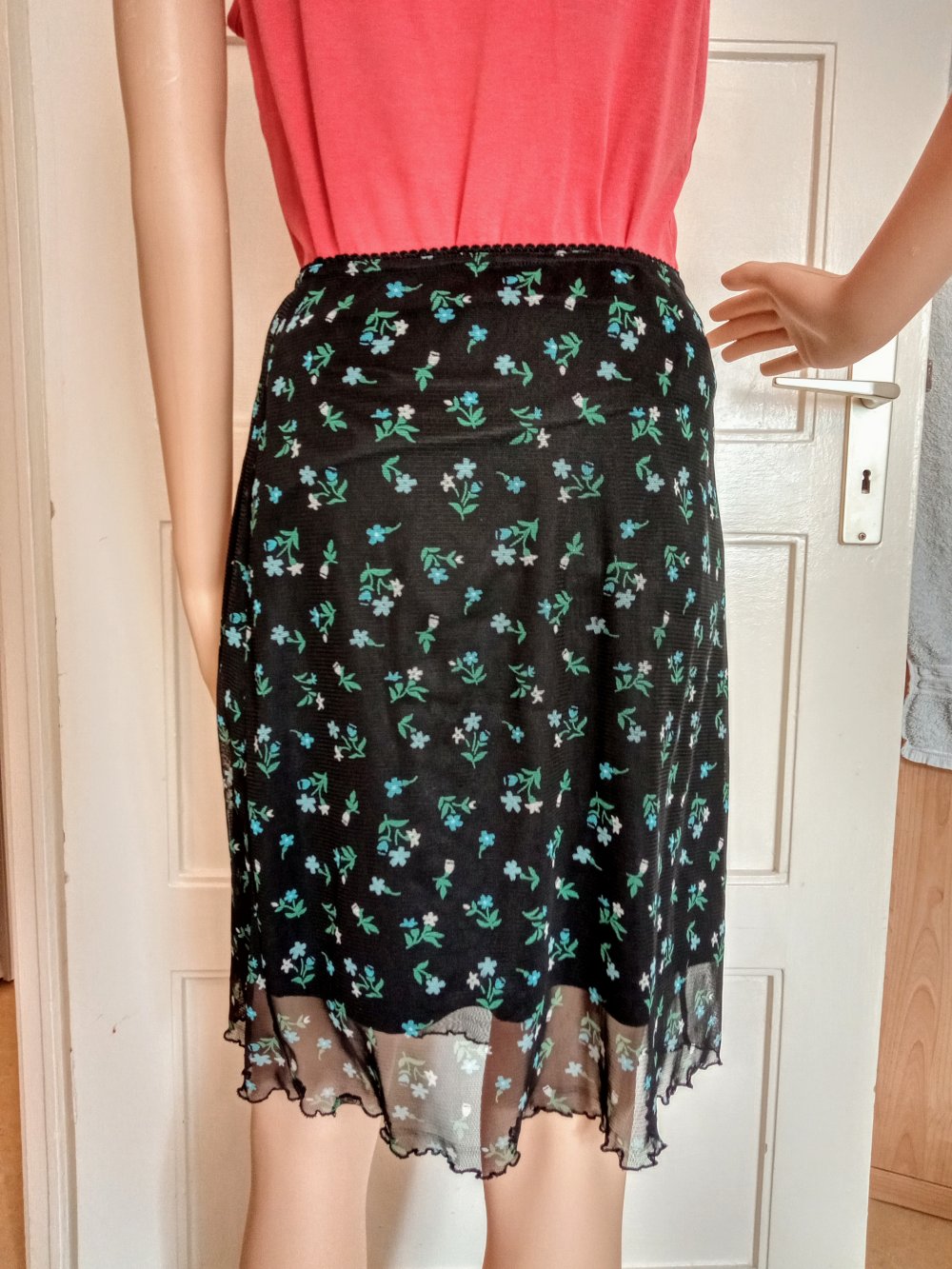 Sehr schöner leichter Rock in von Modern Woman 