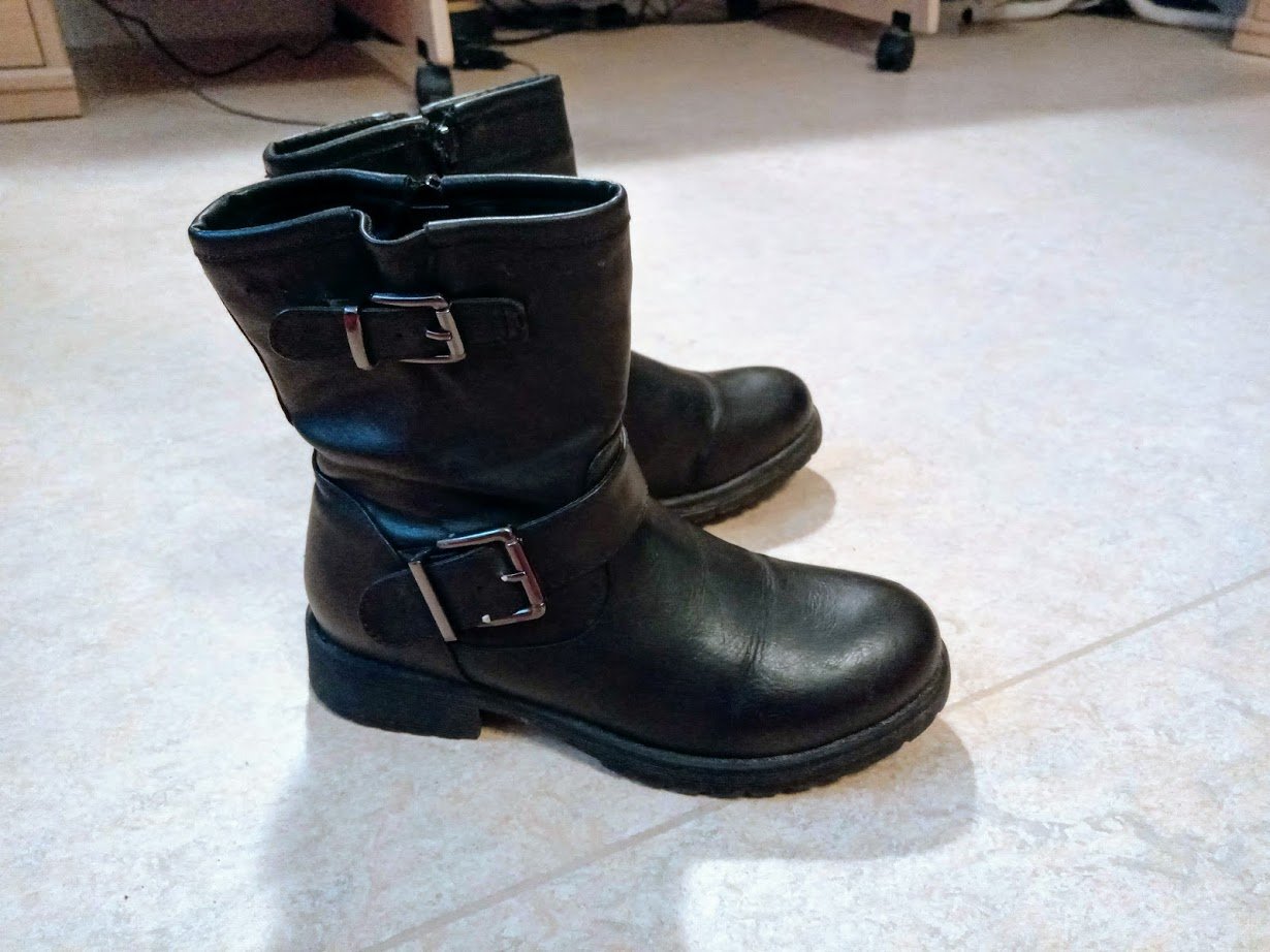 Tolle Stiefeletten in schwarz von super mode
