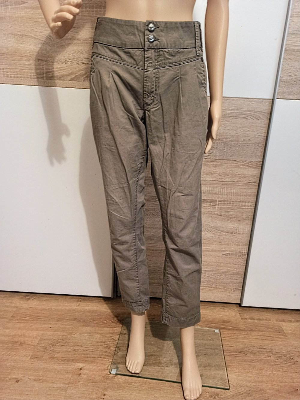 Schöne Hose in khaki von Only
