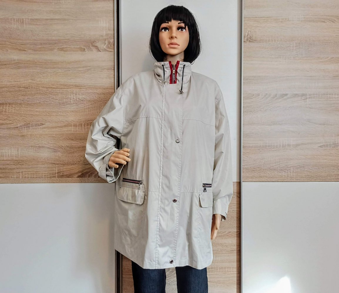 Schöne Jacke in Cremefarbe von Yessica