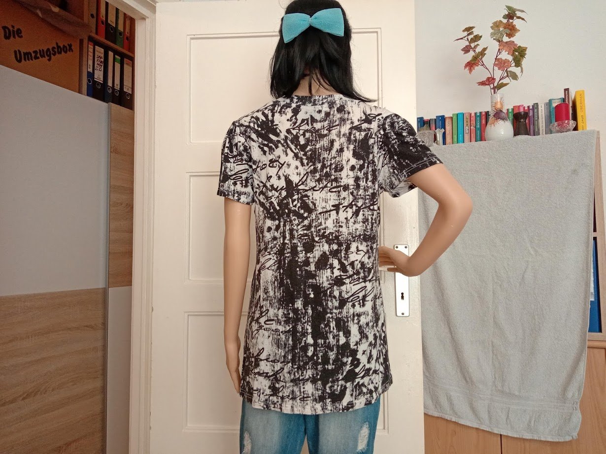 Sehr schöner Shirt von Janina schwarz-weiß 