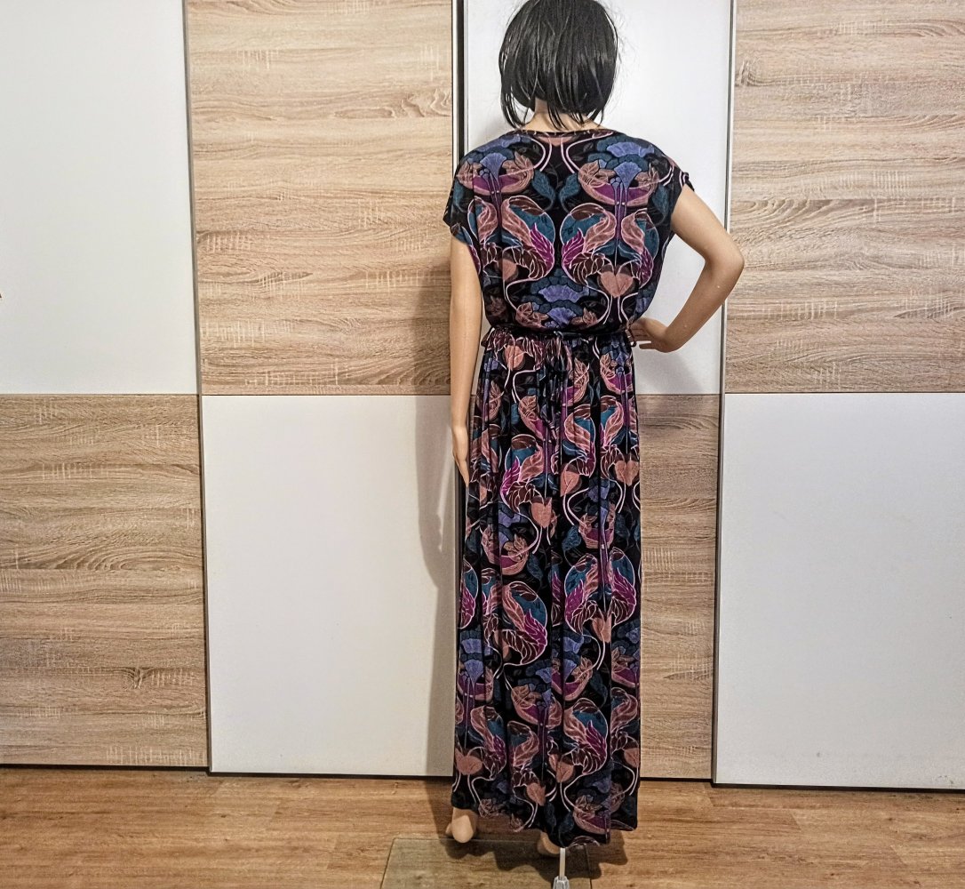 Schönes buntes Kleid in lila/schwarz/grün/blau