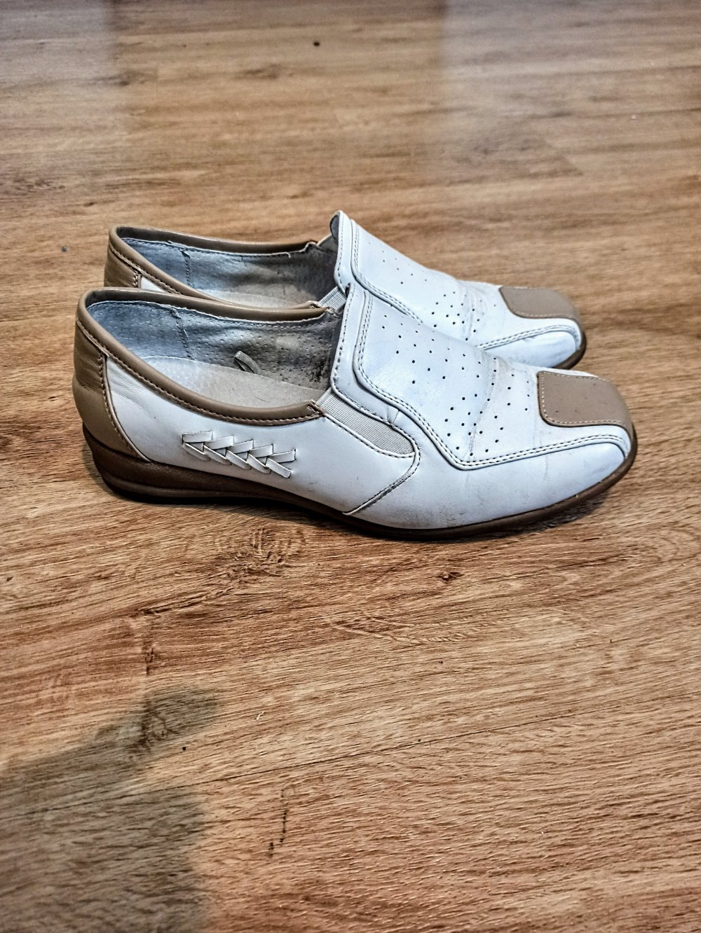 Tolle Leder-Schuhe in Cremefarbe von Propedo