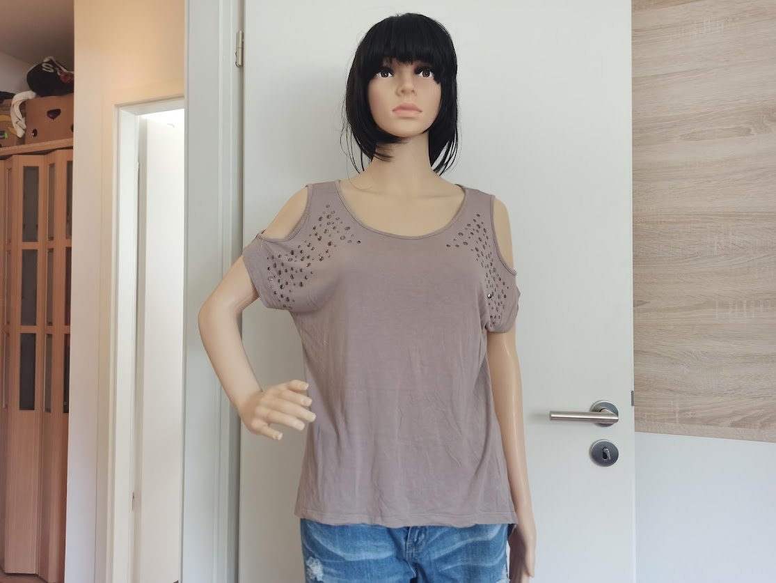 Sehr schönes T-Shirt von One Lovel in beige