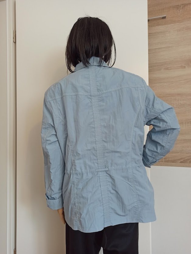 Schöne leichte Jacke in helles blau von Lebek