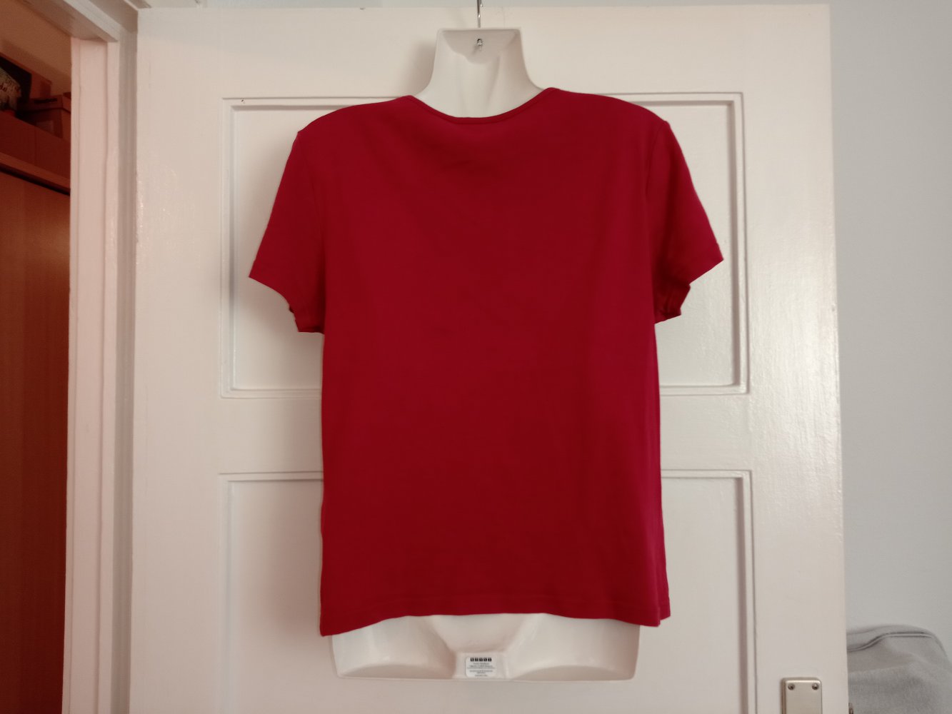 Sehr schönes T-Shirt von casual in rot 