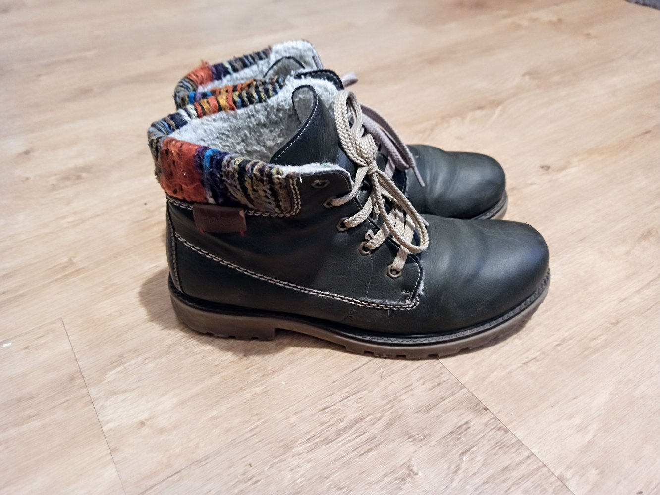 Tolle Boots in dunklem grün von Rieker