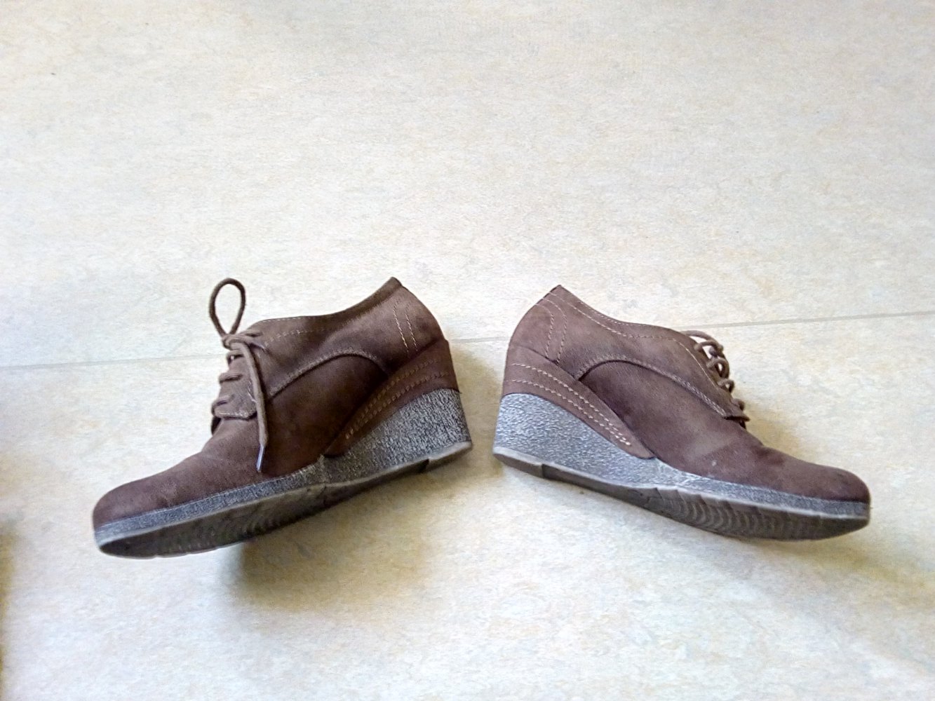 Tolle braune Wildleder Schuhe.