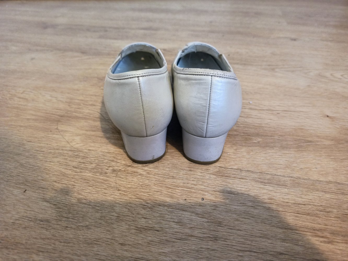 Tolle Leder-Schuhe von medicus in Cremefarbe