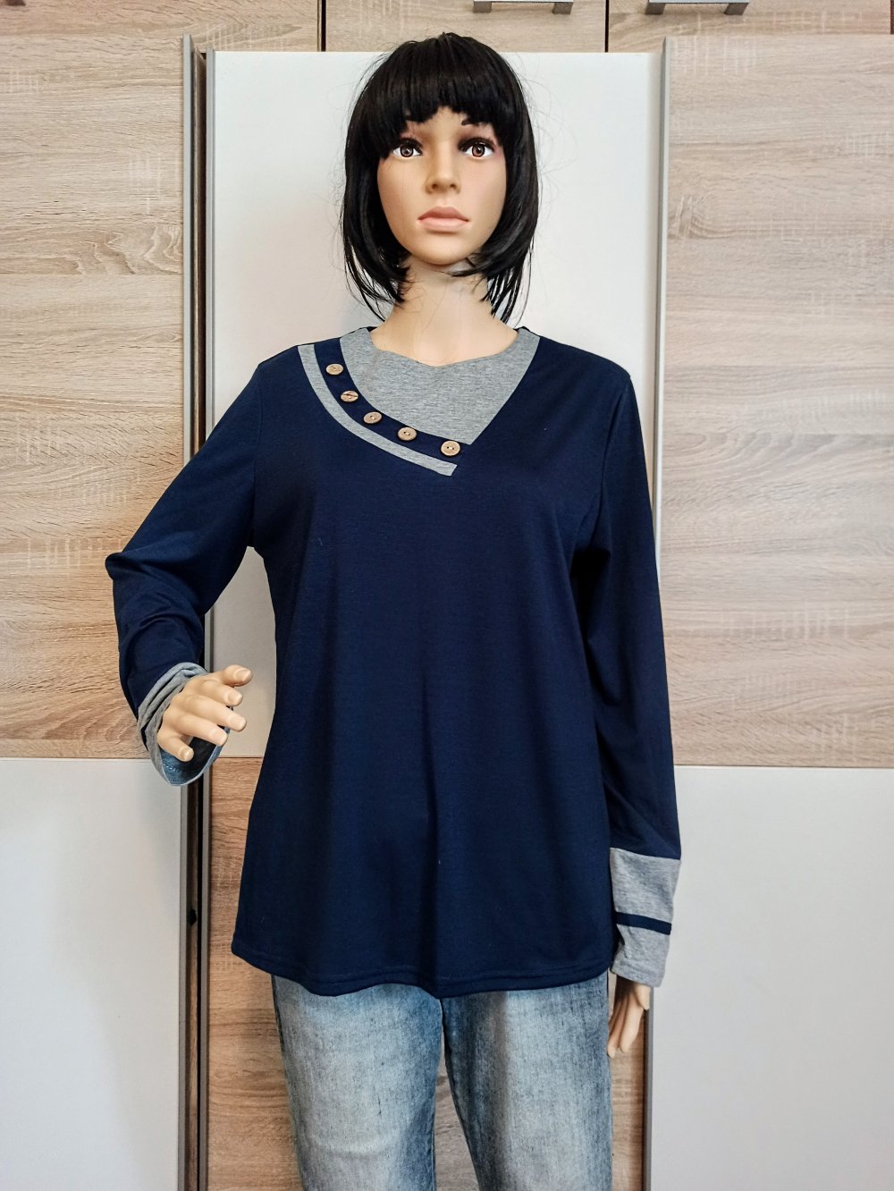 Schönes Langarm-Shirt in marienblau/grau