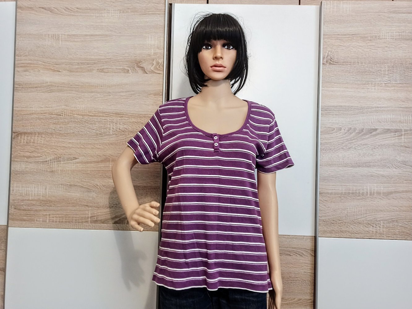 Schönes T-Shirt in Lila mit weiße Streifen von Gina Benotti 