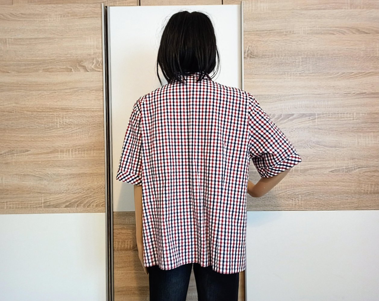 Schöne karierte Bluse von Fashion Classics