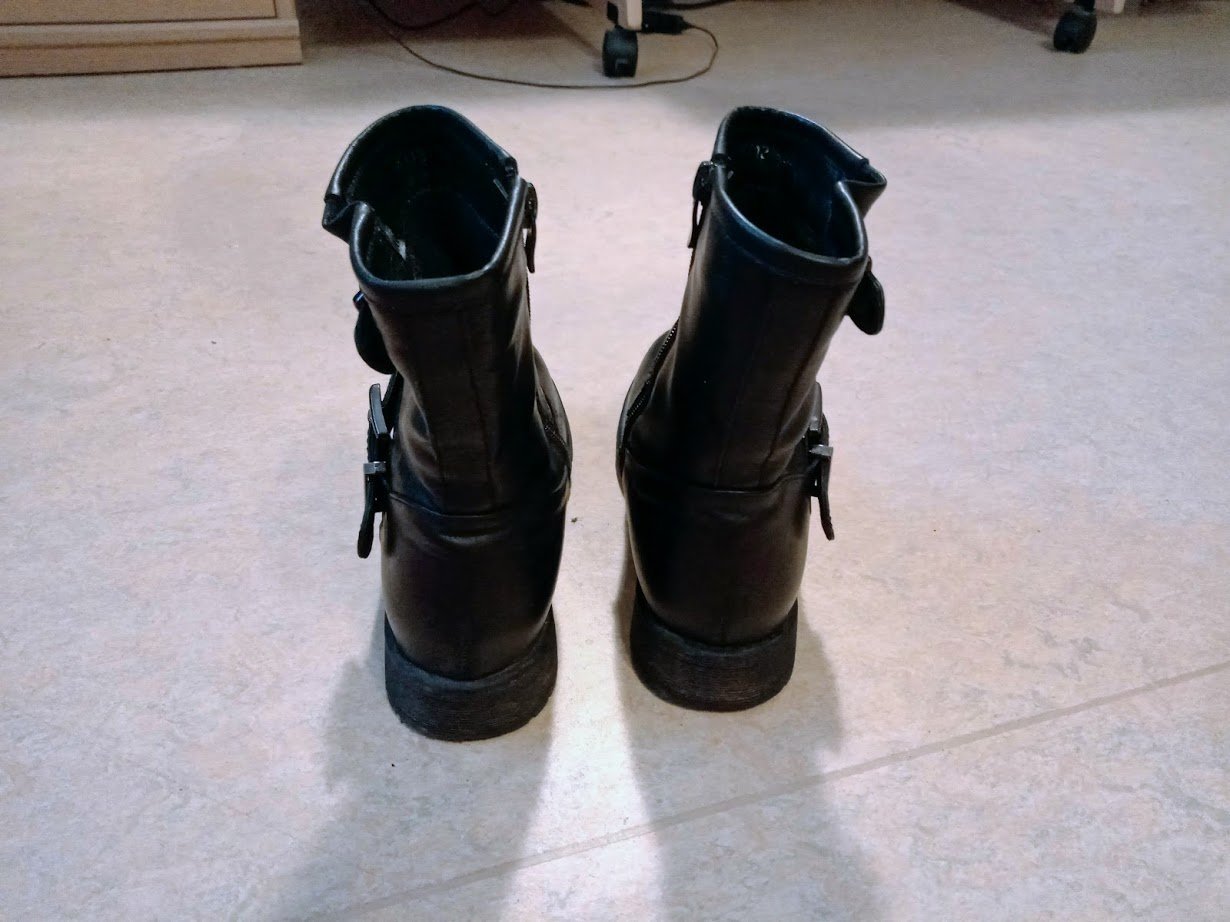 Tolle Stiefeletten in schwarz von super mode