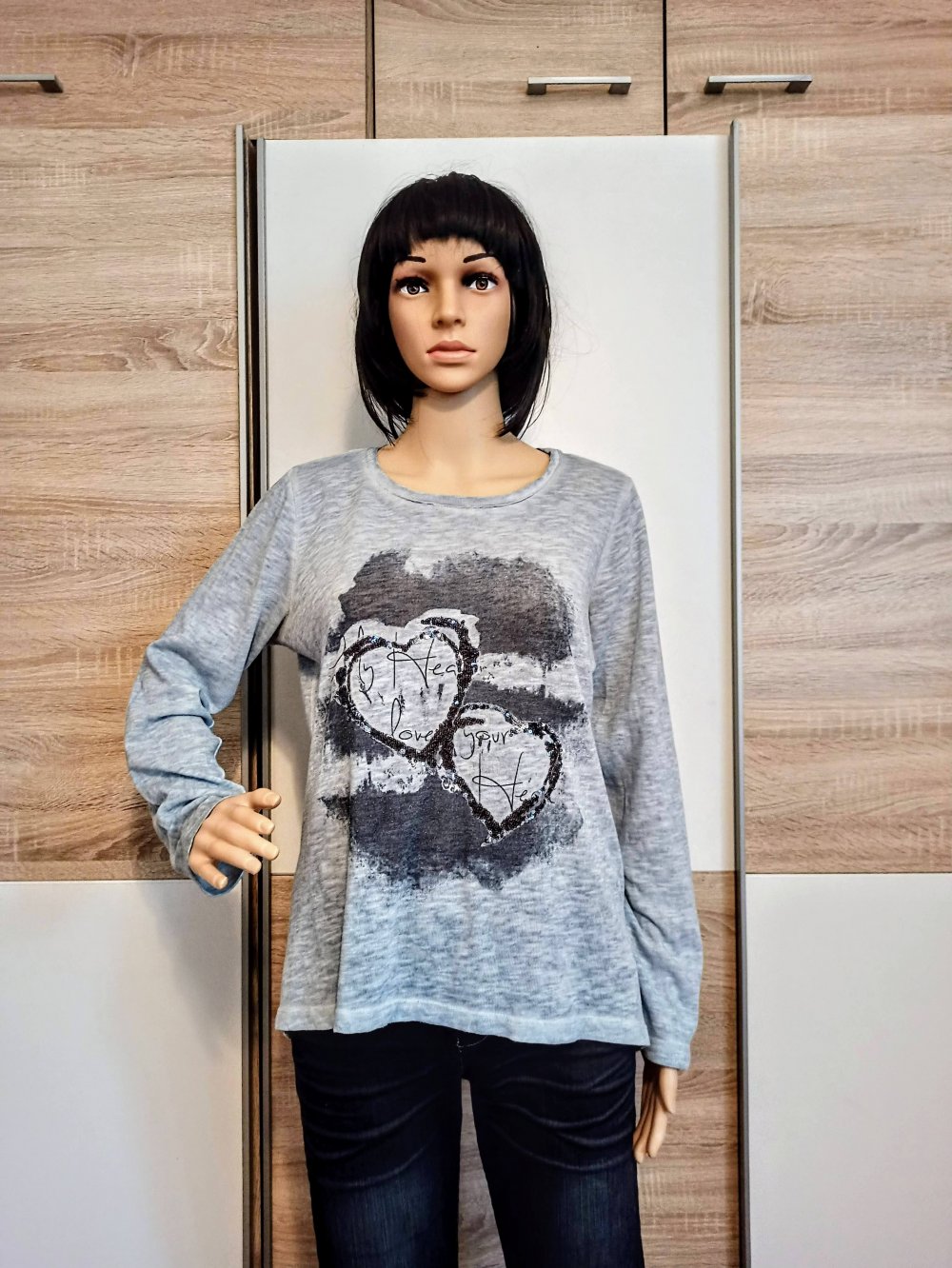 Schönes Langarm-Shirt in hellem blau von Gina Benotti mit zwei Herzen