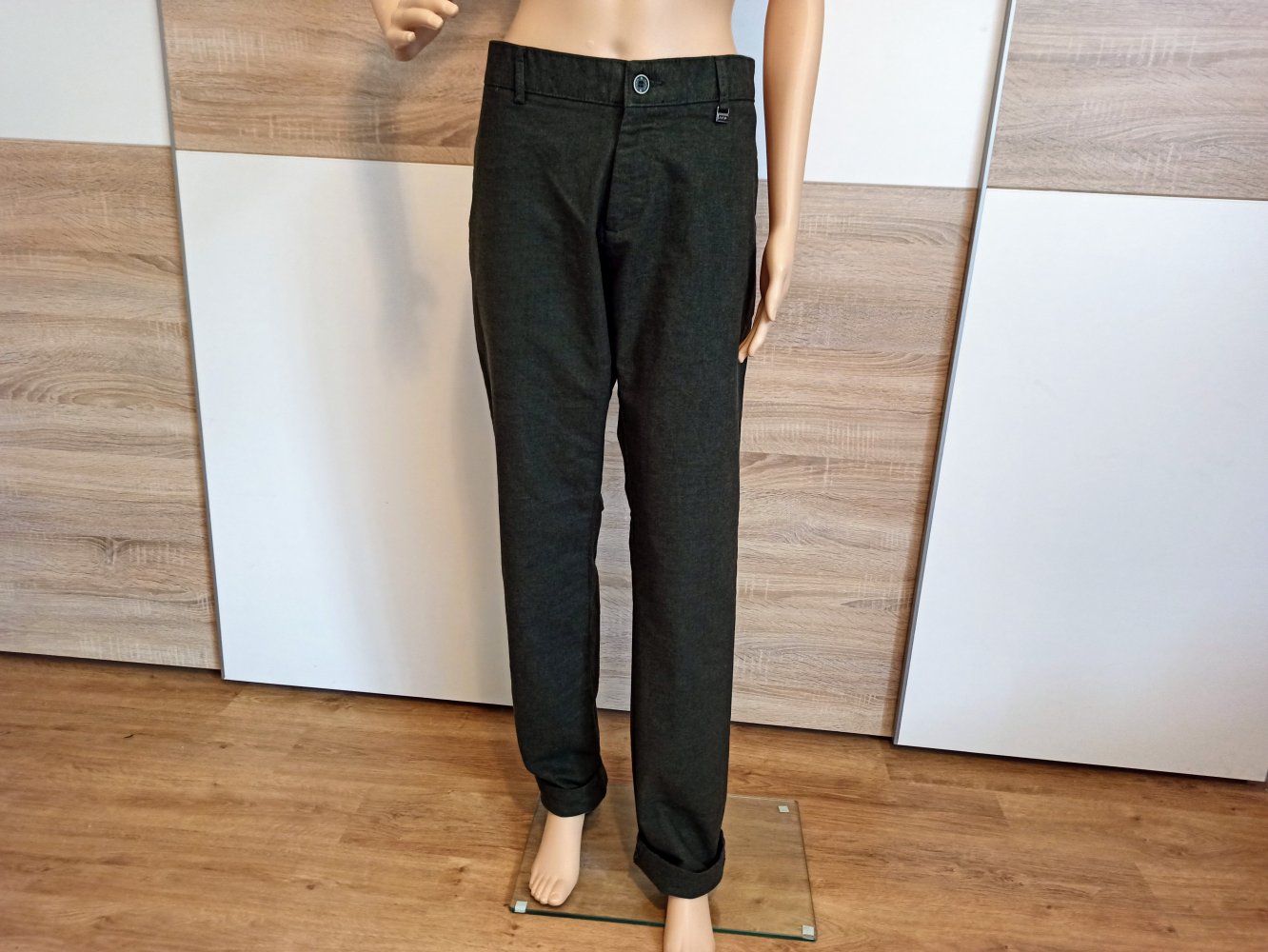 Schöne Hose in dunkel Grün von Dido Group