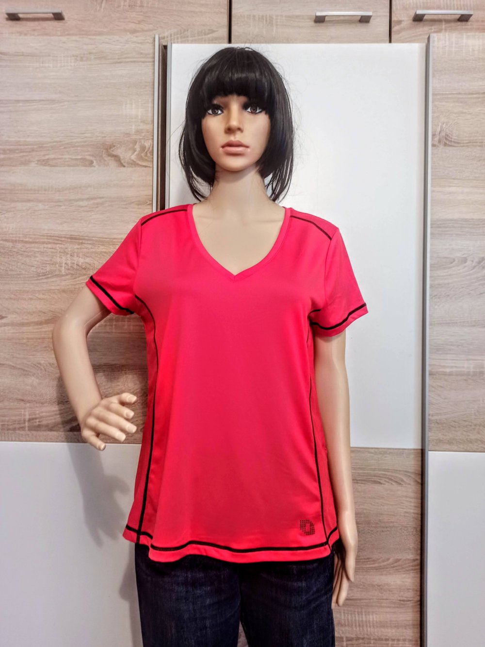 Schönes T-Shirt in rot von Crivit