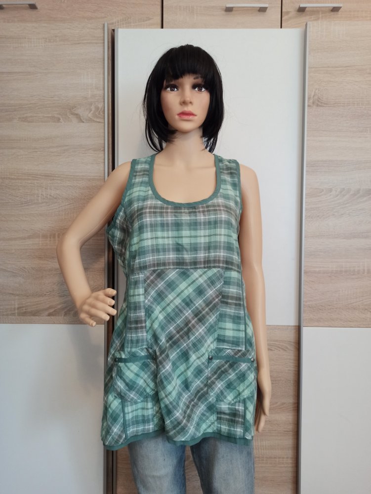 Sehr schöner karierte Top in grün von Cecil
