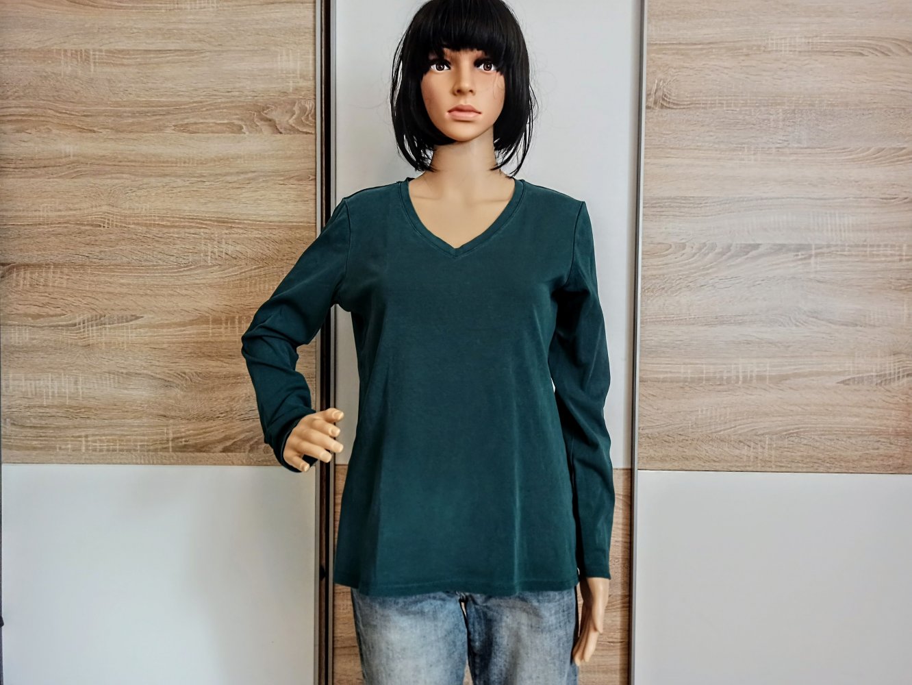 Schöner Langarm-Shirt in grün mit Schall von Uniqlo