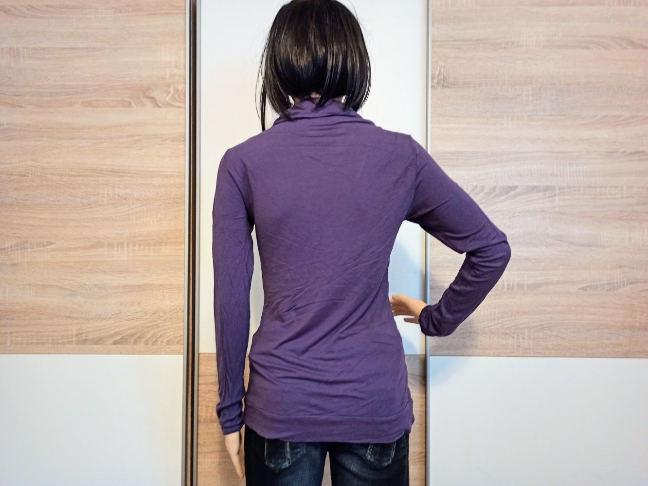 Sehr schöner Langarm-Shirt von EDC in Lila