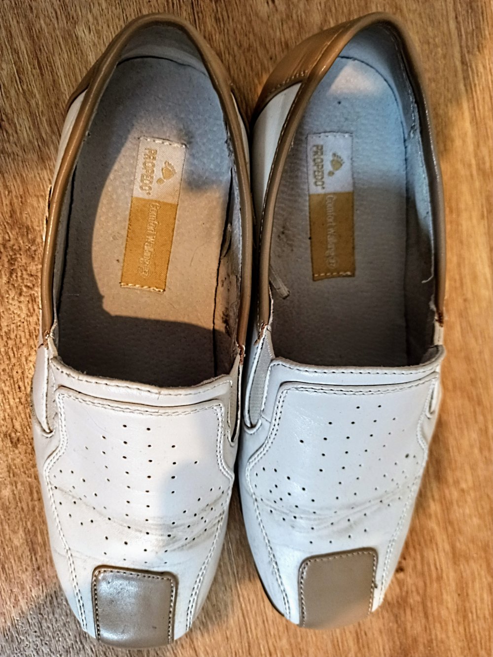 Tolle Leder-Schuhe in Cremefarbe von Propedo