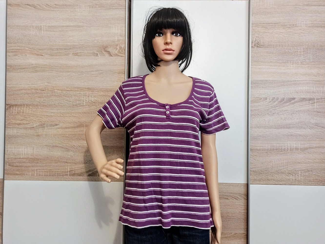 Schönes T-Shirt in Lila mit weiße Streifen von Gina Benotti 