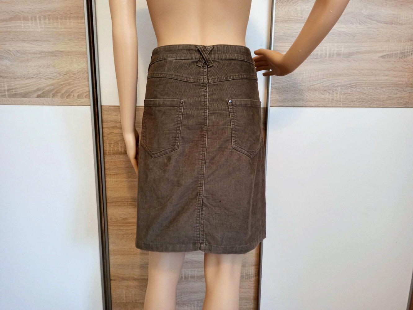 Schöner Rock in hellbraun von Woman TCM