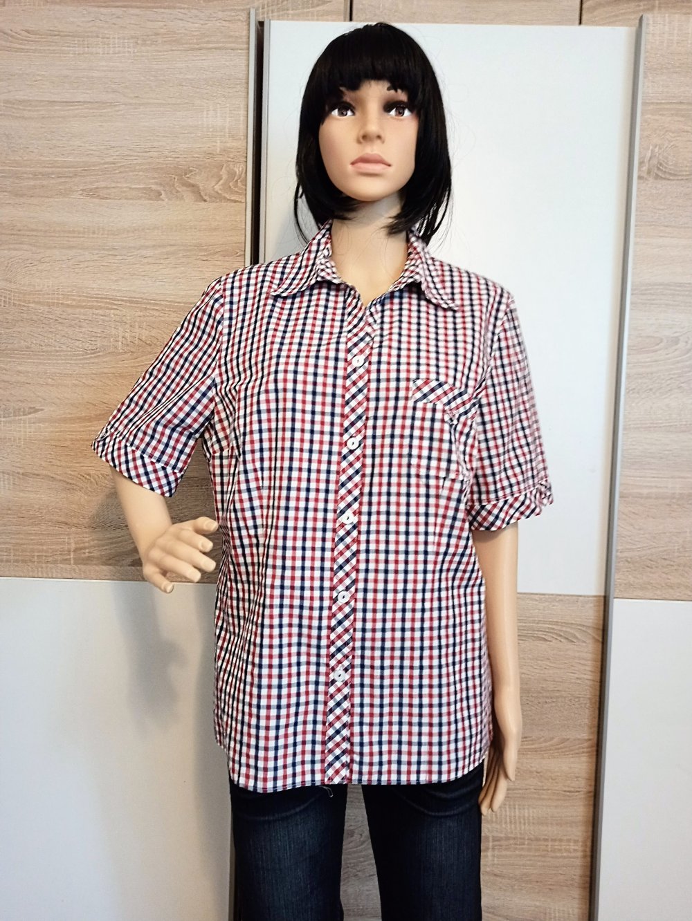 Schöne karierte Bluse von Fashion Classics