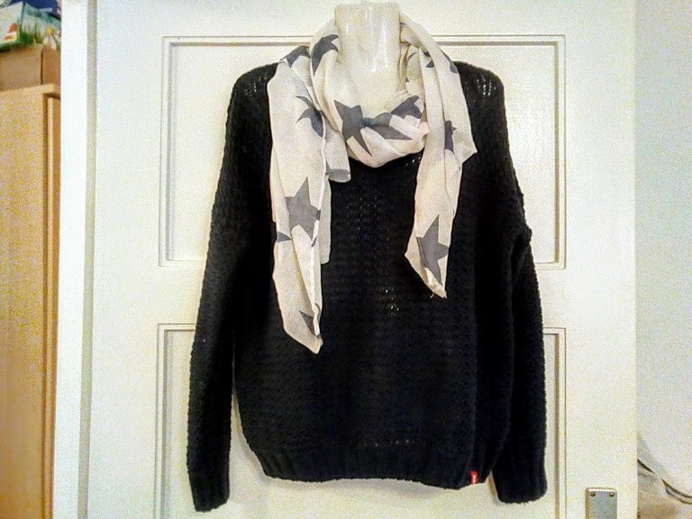 Sehr schöner Pulli in marienblau von EDC bei Esprit 