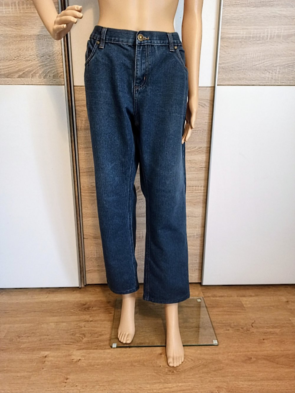 Schöne Jeanshose in marienblau von Identic