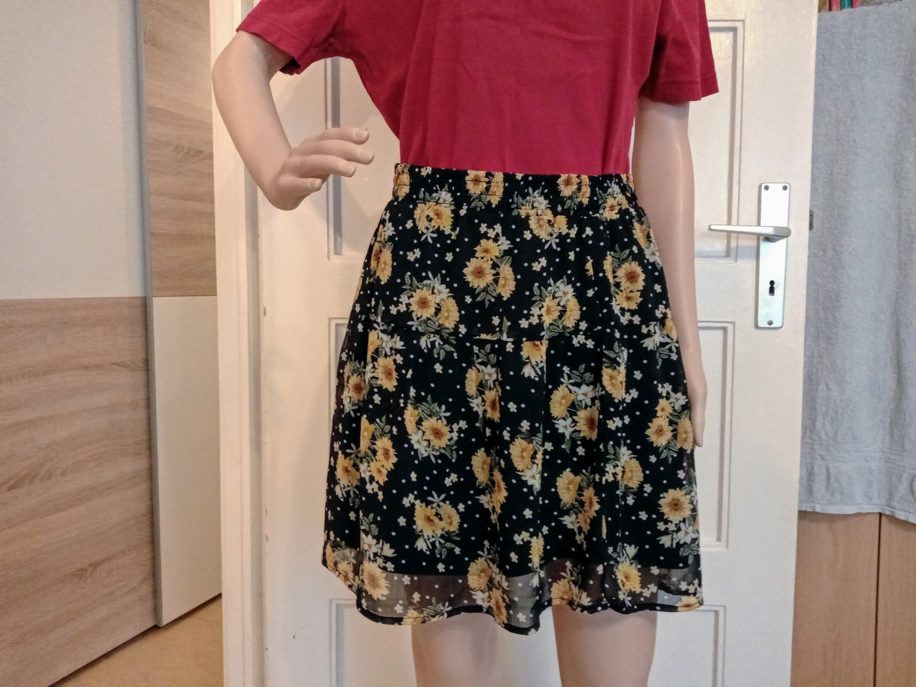 Schöner leichter Blümchen Rock in von Janina