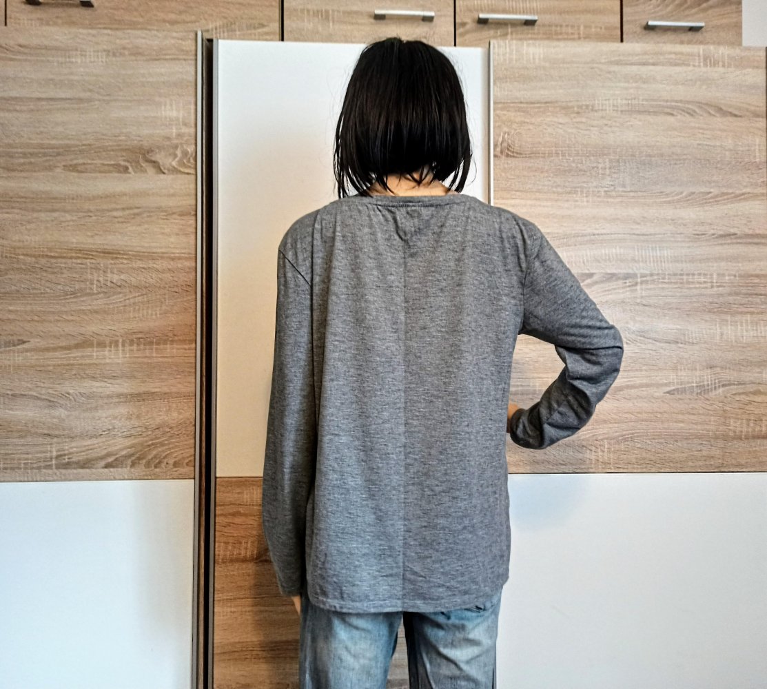 Schönes Langarm-Shirt in grau/silber/beige von Colours