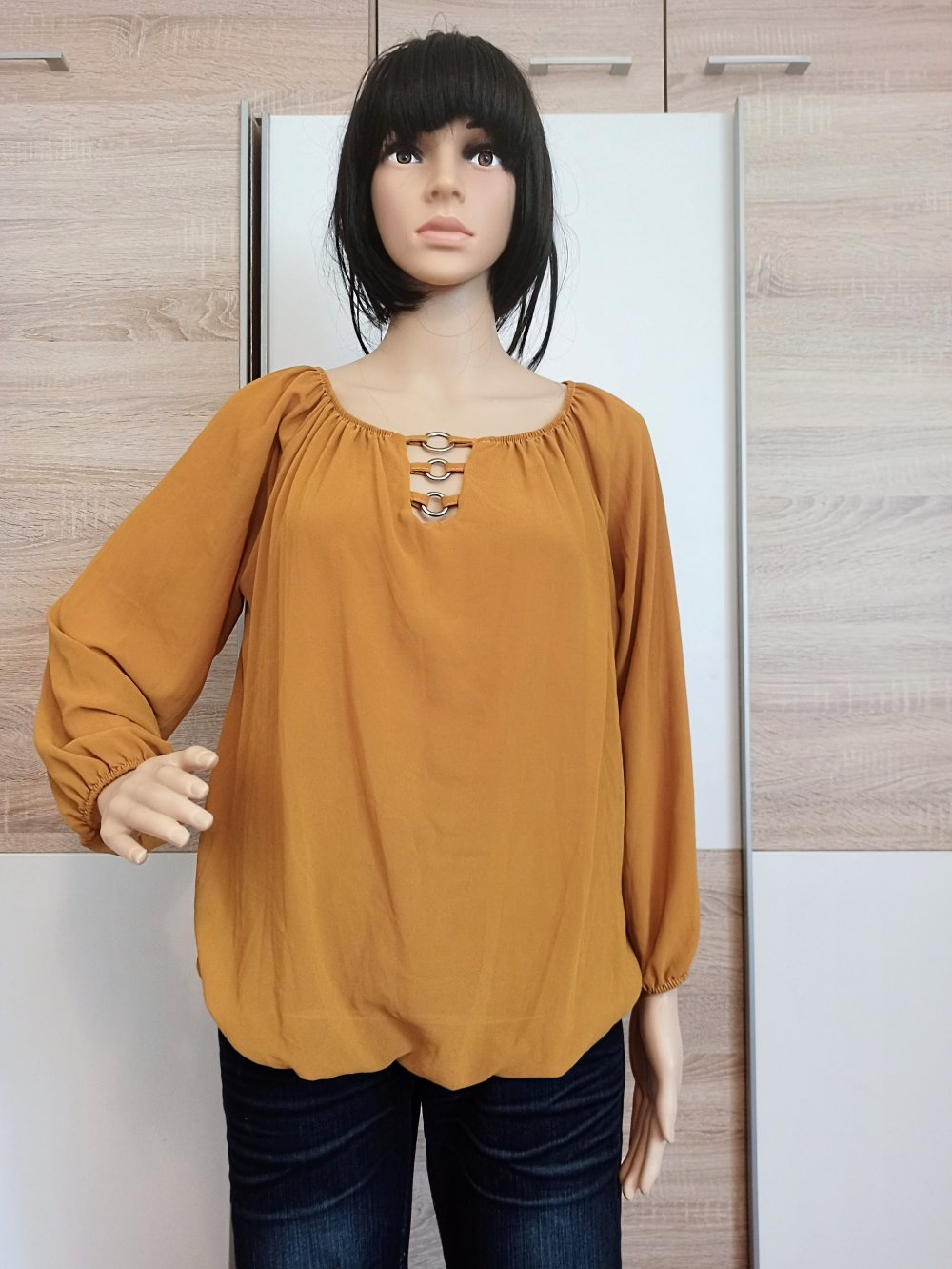 Schöne Bluse in Farbe Senf von colloseum