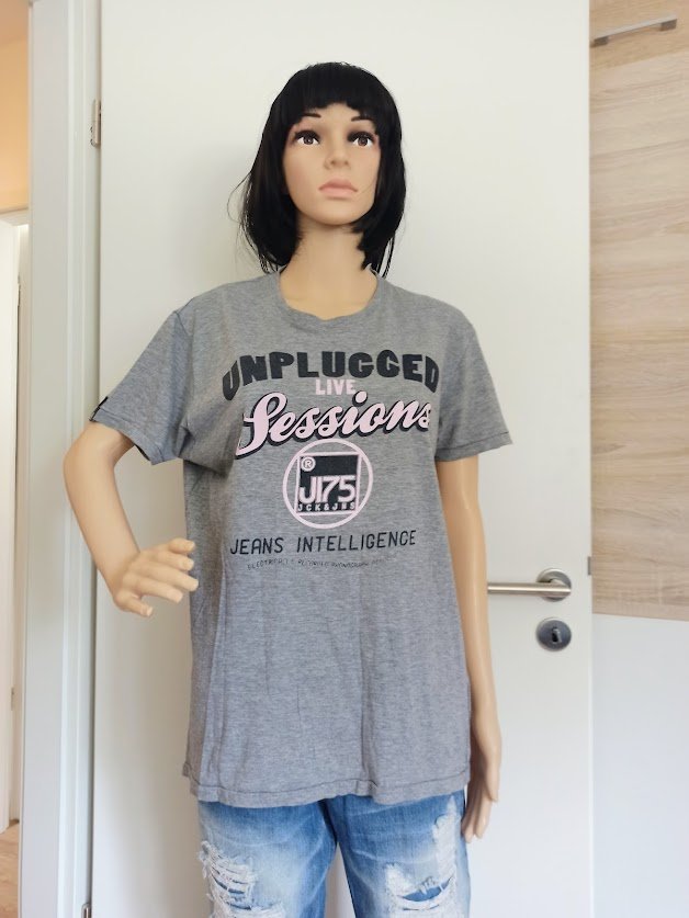 Sehr schönes T-Shirt  von Jack&Jones in grau