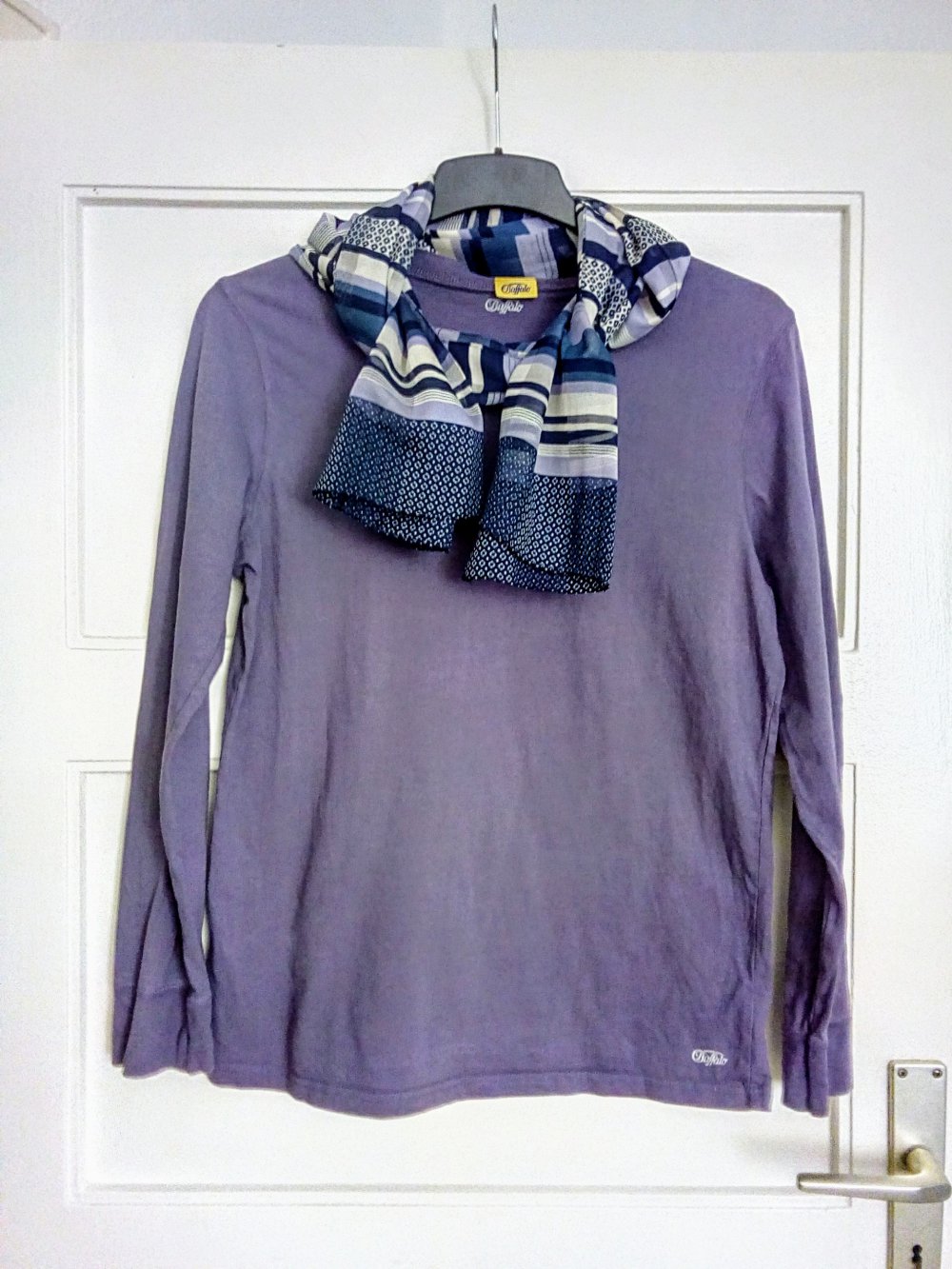 Sehr schönes Langarm-Shirt in in dunkles Lila von Buffalo