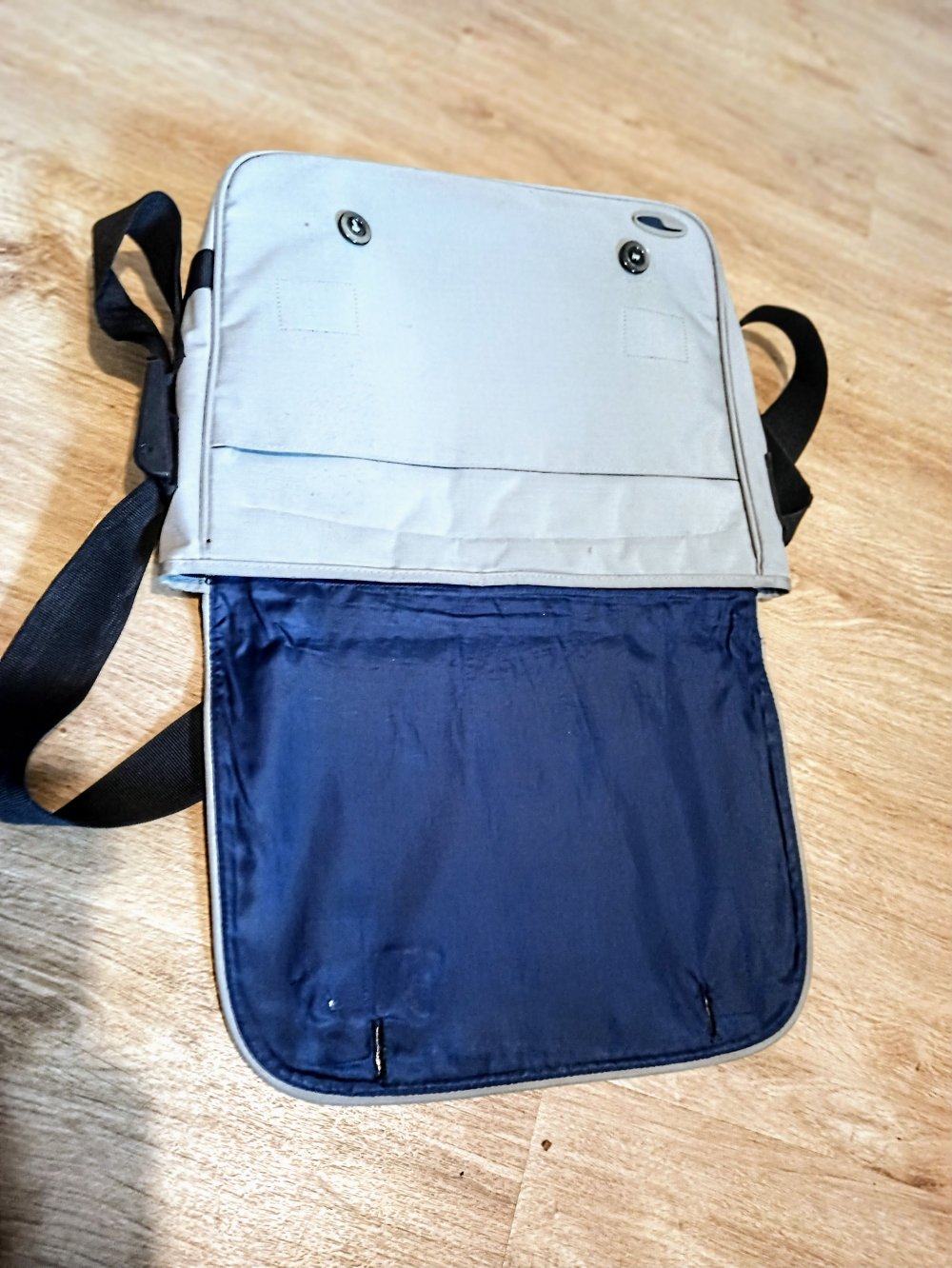 Schöne Tasche in marienblau