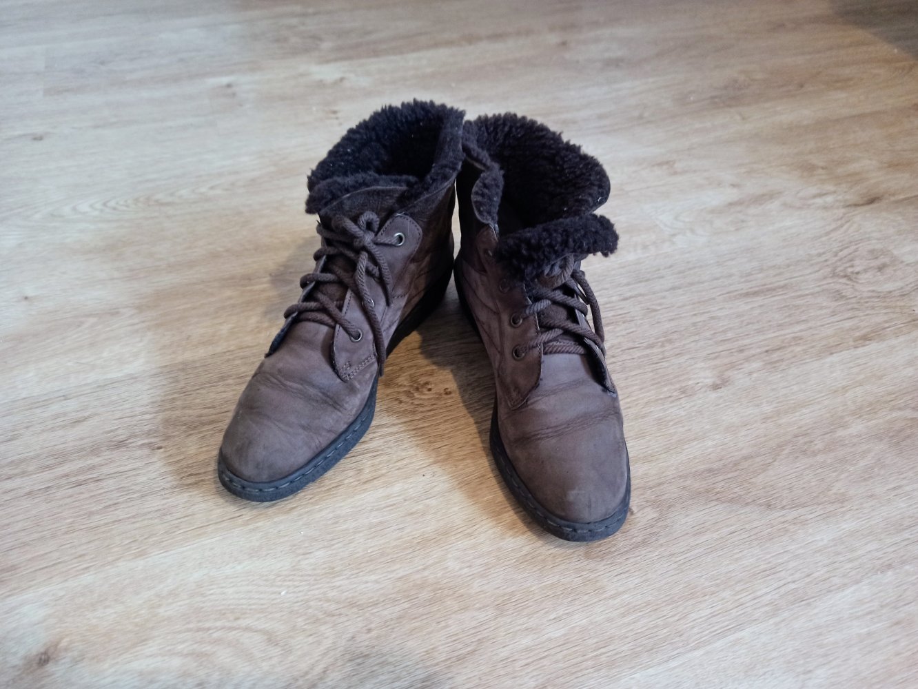 Tolle Wild-Leder-Stiefeletten in braun