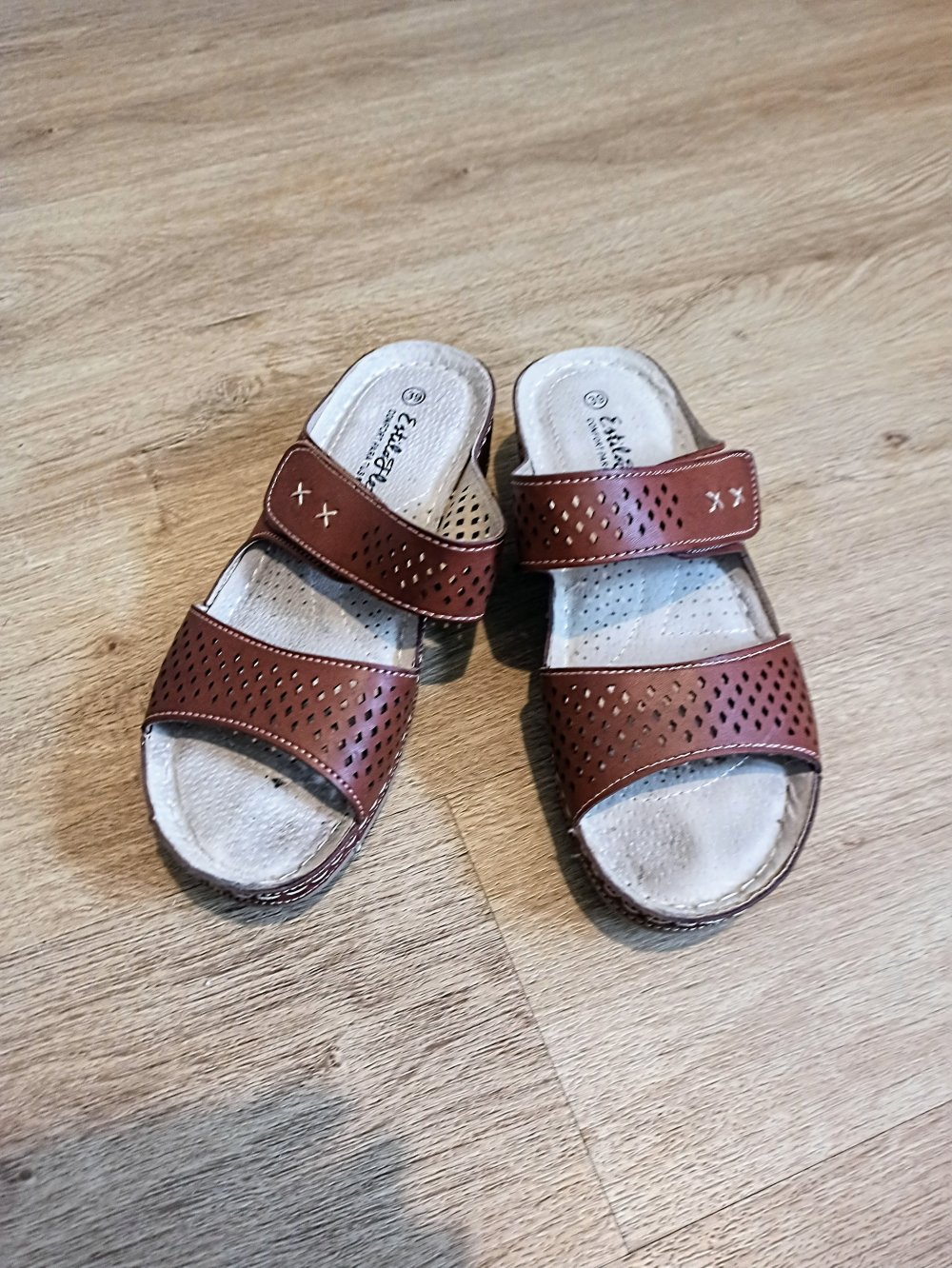 Tolle Damen Sandalen in Korallenrot von Estilo Flex