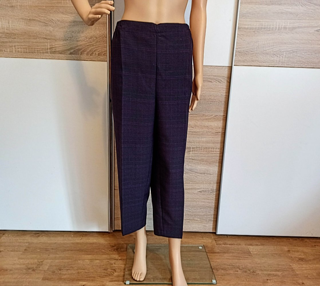 Schöne karierte Hose in Lila von Franztex