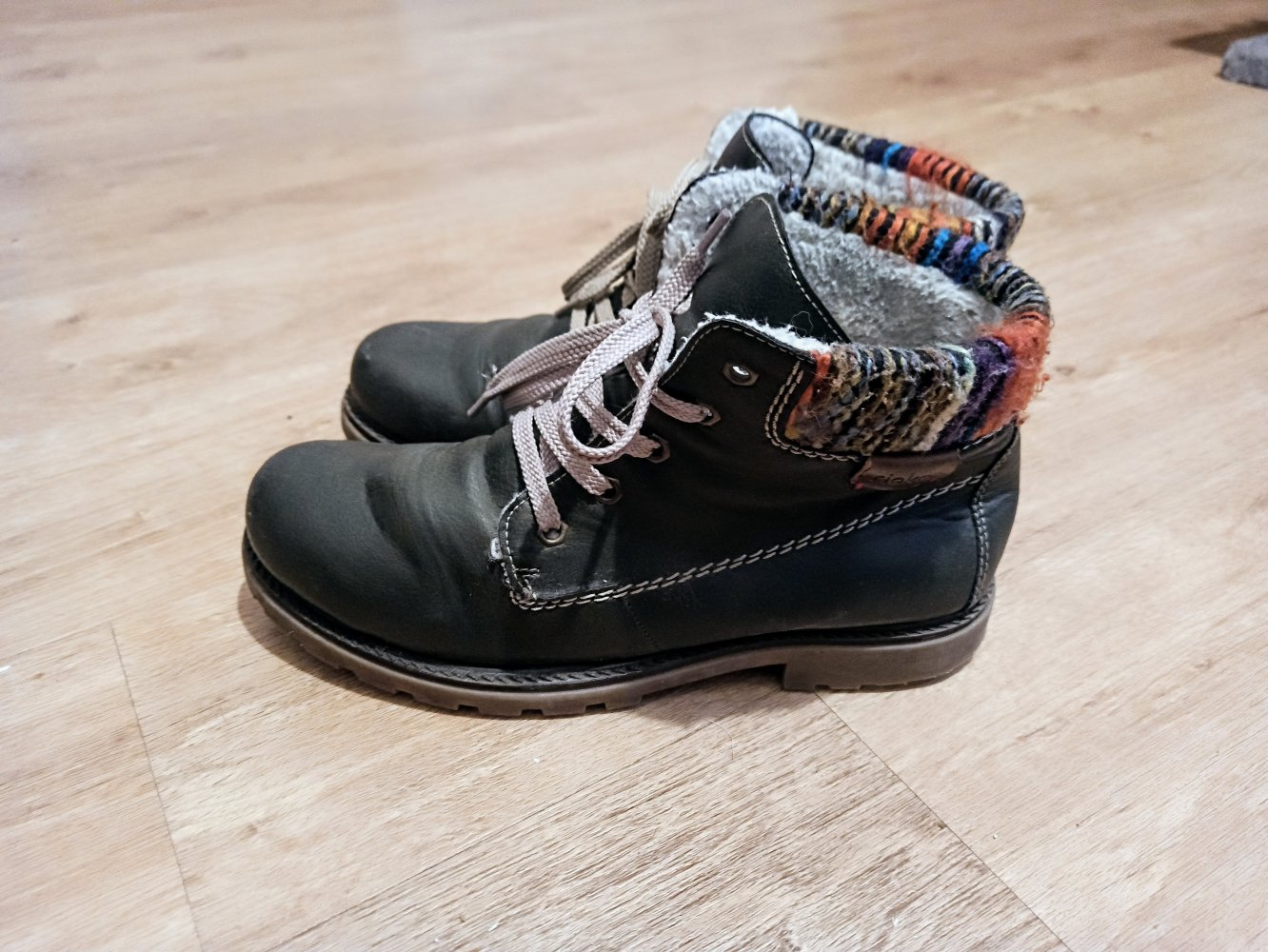 Tolle Boots in dunklem grün von Rieker