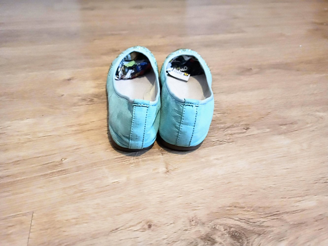 Tolle Ballerina in grün mit Straps steinen von Tom&Eva