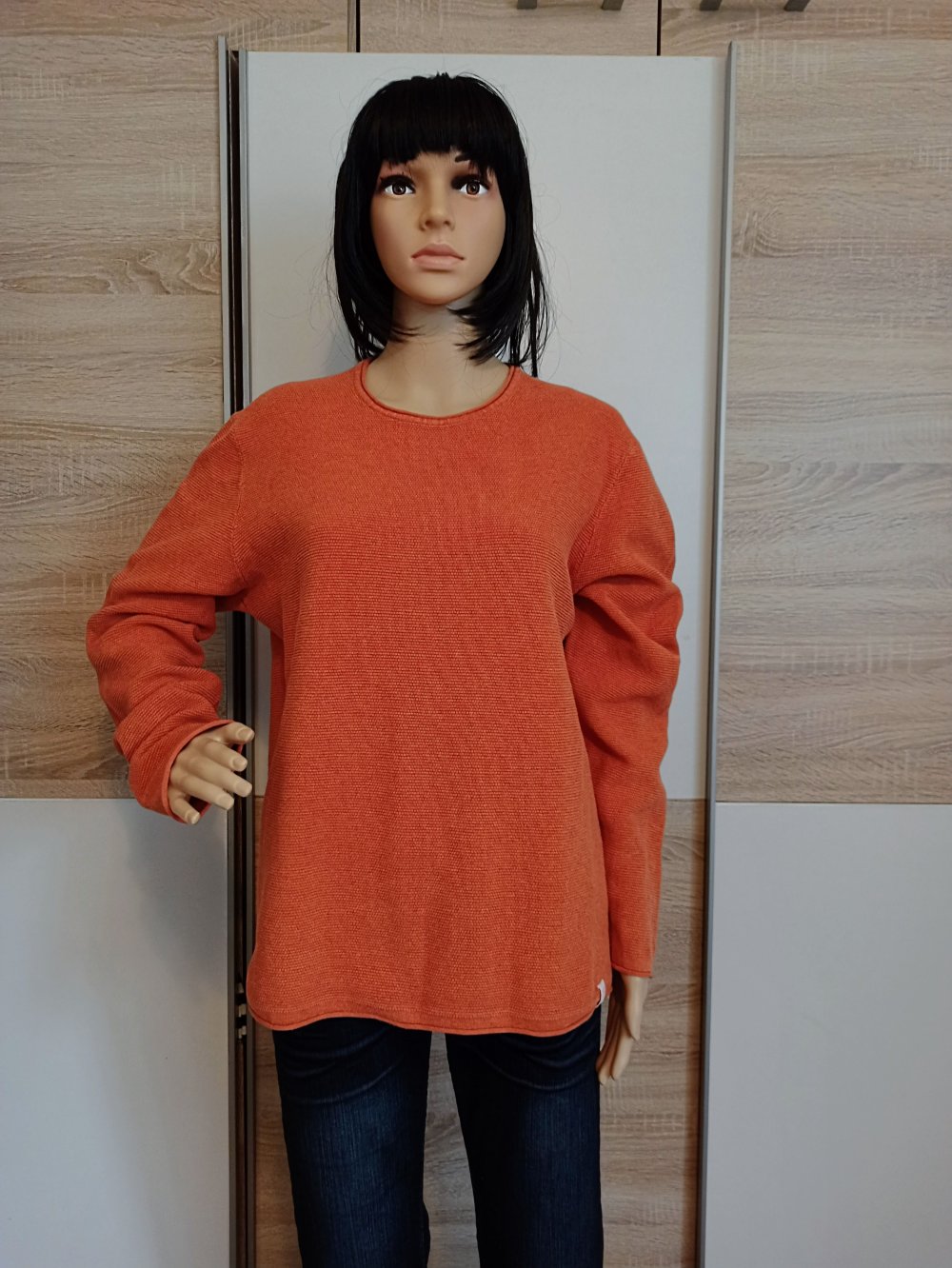 Schöner Pullover in korallenrot von Mcneal